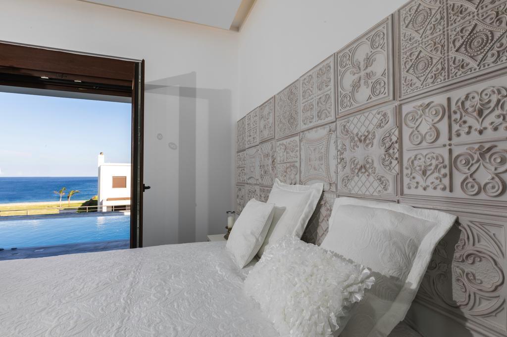 Villa Antonoglou - Waterfront Luxury Retreat