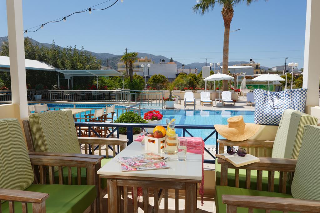 Aparthotel Philoxenia &