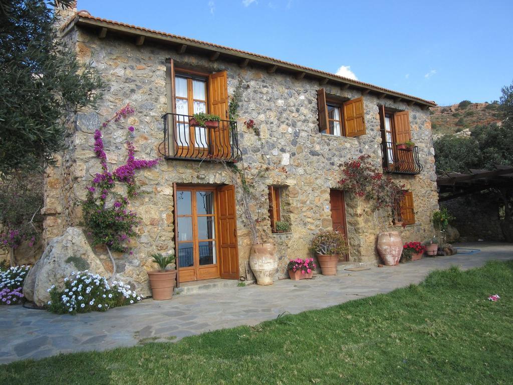 Manolis' House Holiday home *