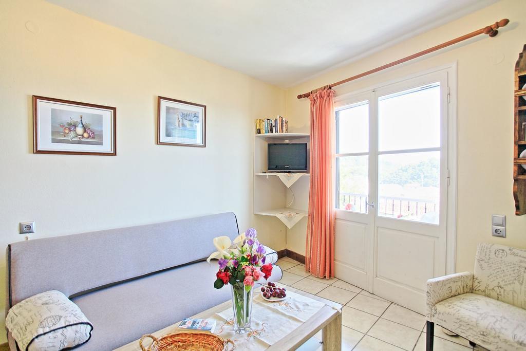 Apartment Avgi Dio *