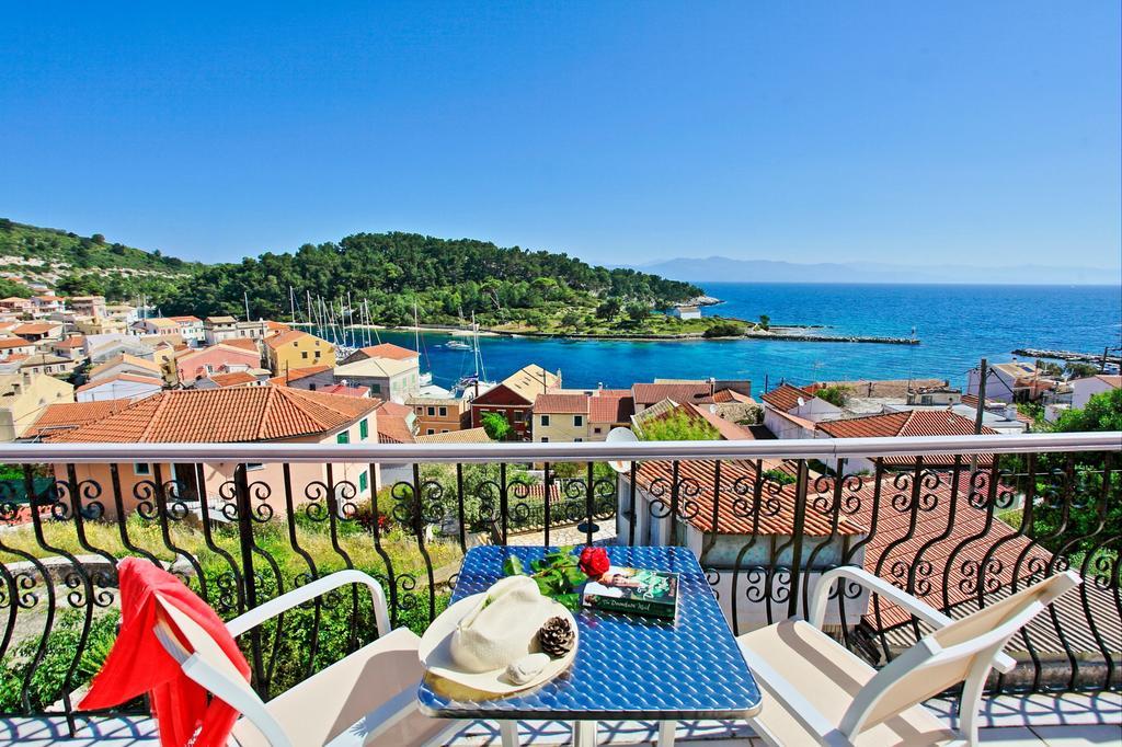 Avgi Ena Apartment Gaios