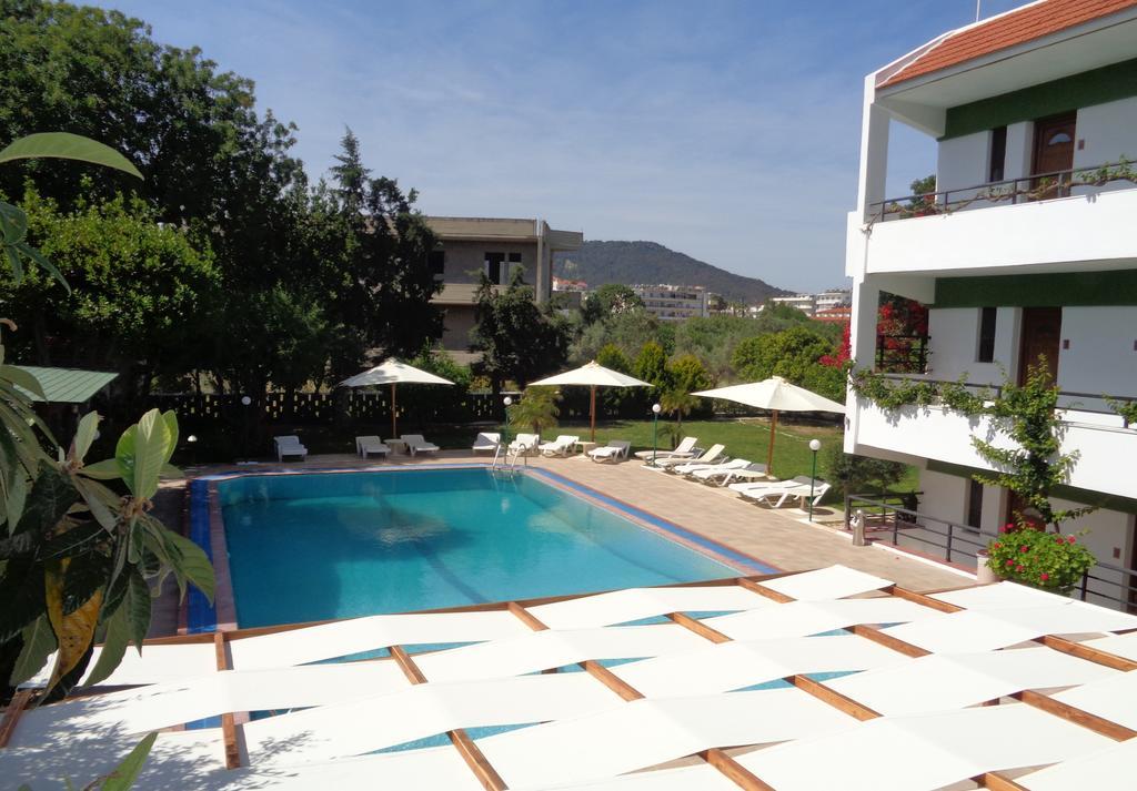 Terinikos Sunny Garden Junior Aparthotel