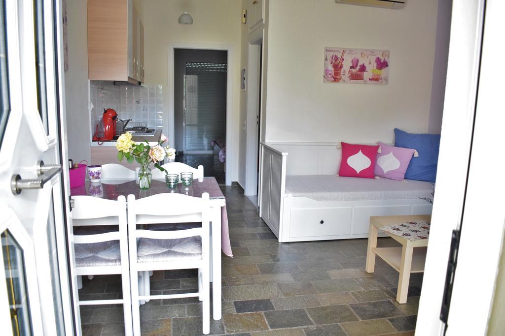 Apartment To Livadi Lefkogeia