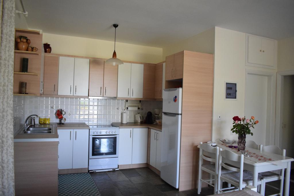 To Livadi Apartment *