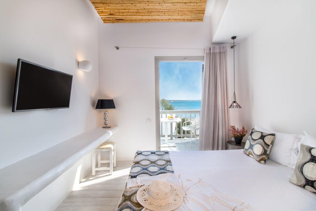 Thomais * Naxos City