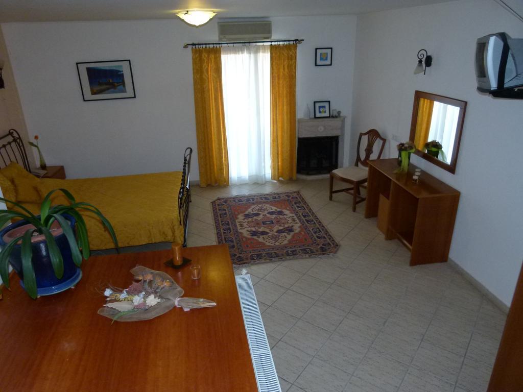 Dias Hotel 3*