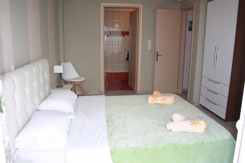 Laura House Alykes (Zakynthos)