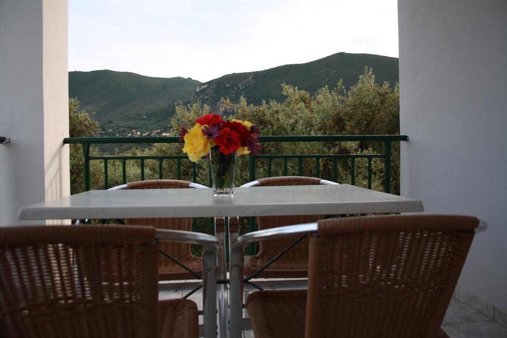 Laura House Alykes (Zakynthos)