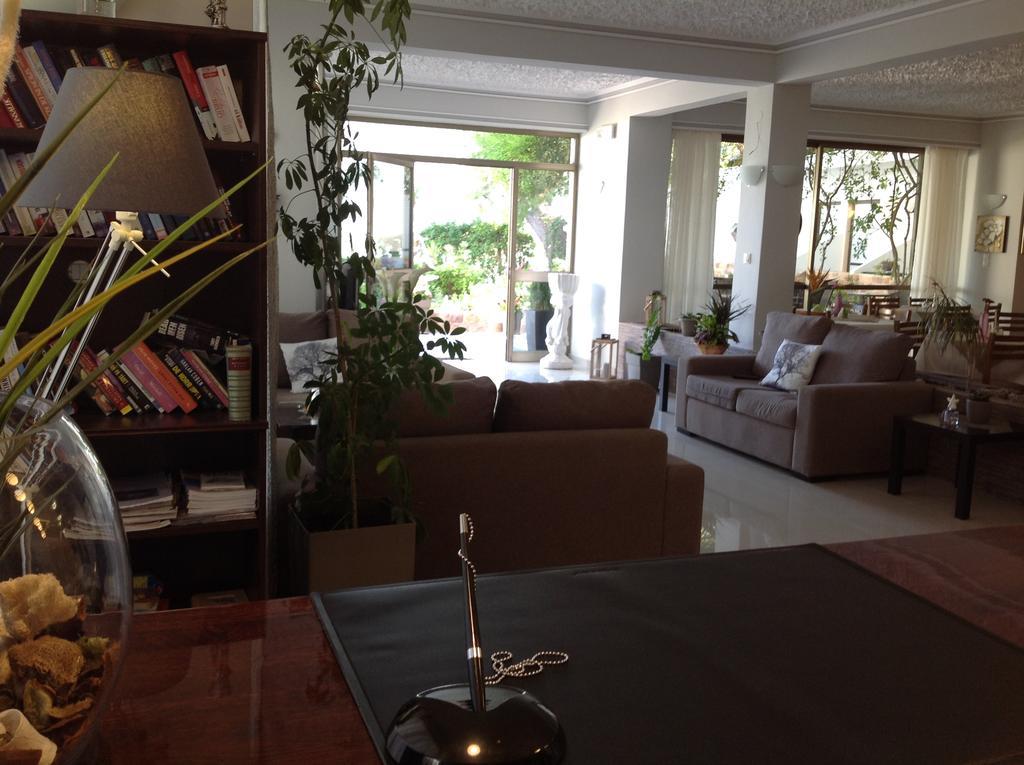 Angela Hotel 2*