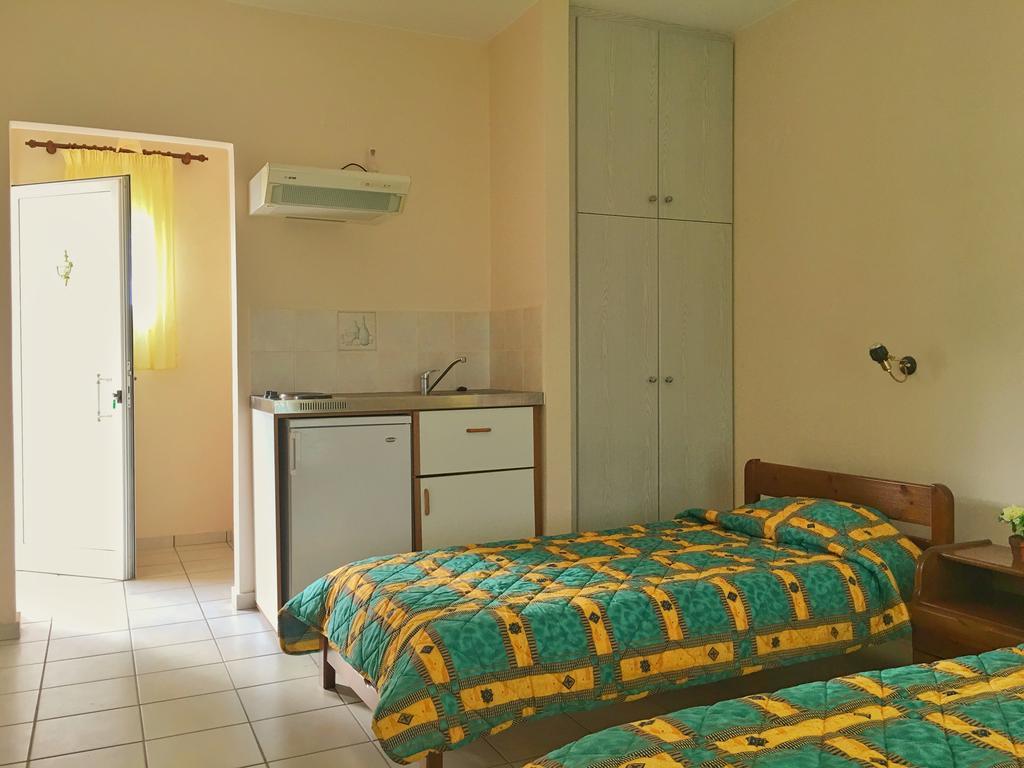 Sunshine Apartment Karavados