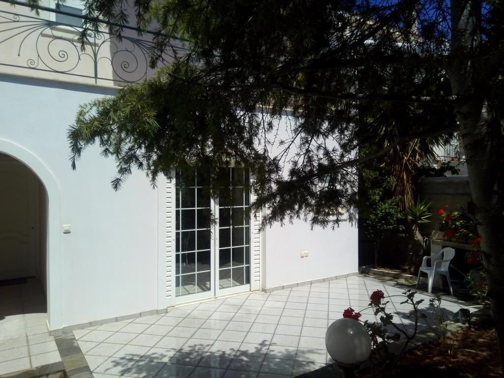 Christina Beachfront Apartment *