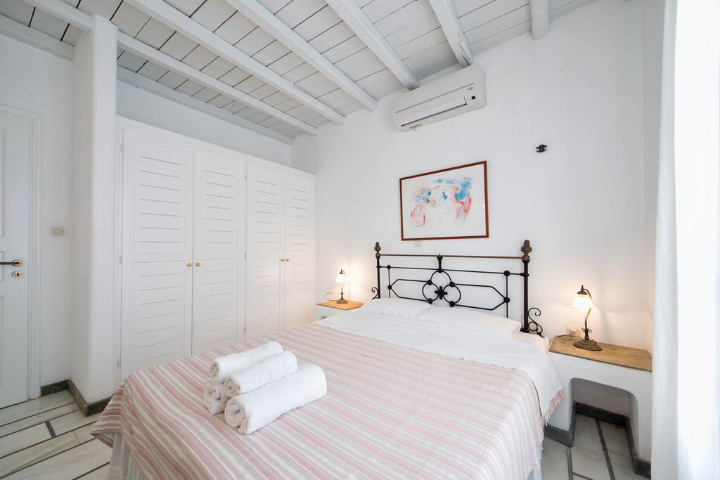 Brachera Apartments * Parikia (Paros)
