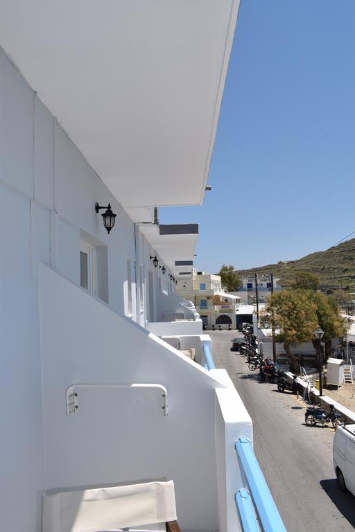 Vari Beach Hotel 2* Vari (Syros)