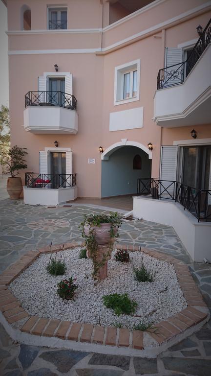 Doras Zante & * Argassi