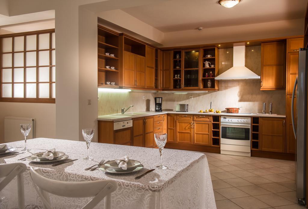 Villa Artemis, Wine Dark Sea