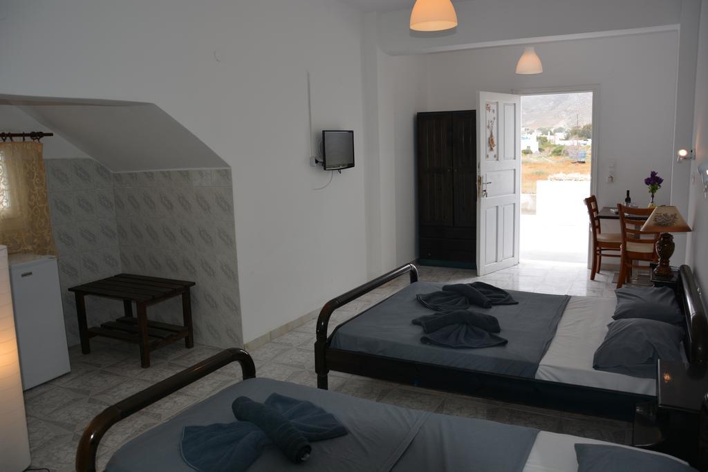 Valentino Apartment Perissa (Santorini)