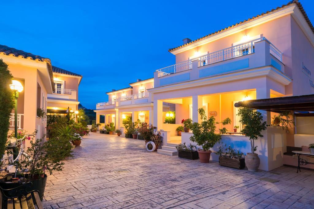 Lorenzo With Private Pool, 200m From The Beach, By Zantewize Lithakia (Zakynthos)