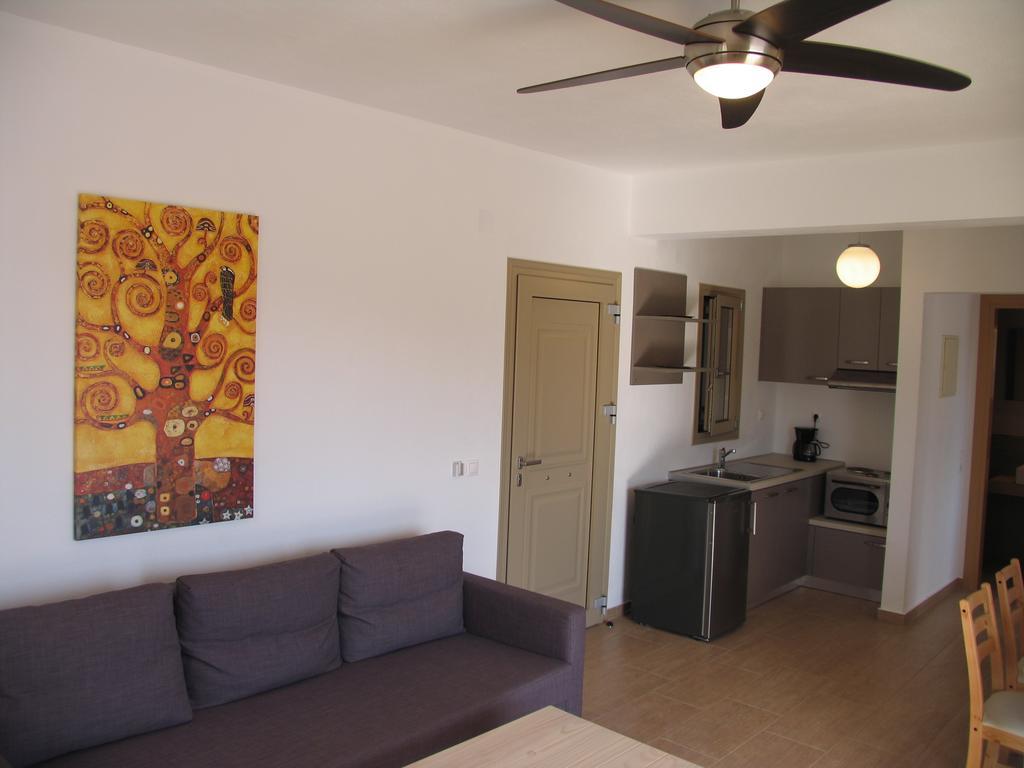 Lagoterra Apartment Skiathos Town