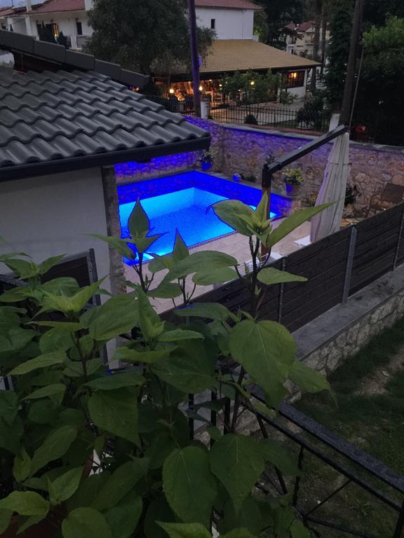 Lithos Villa *