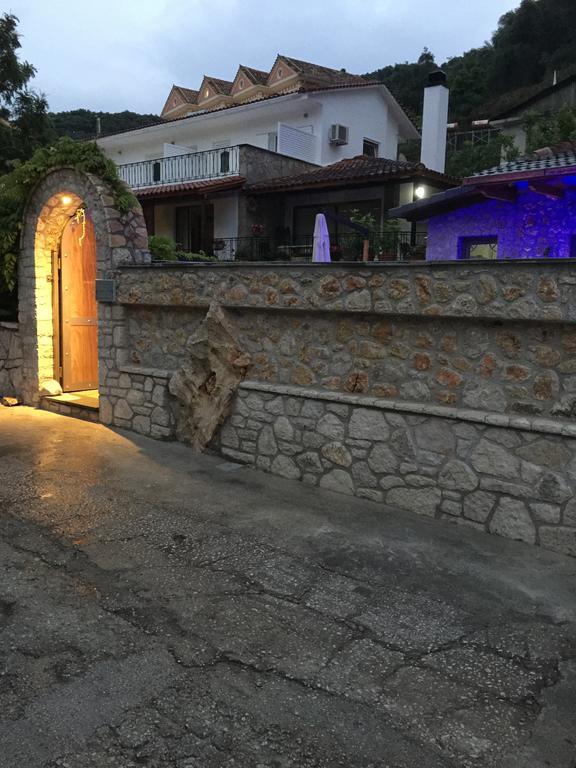 Villa Lithos
