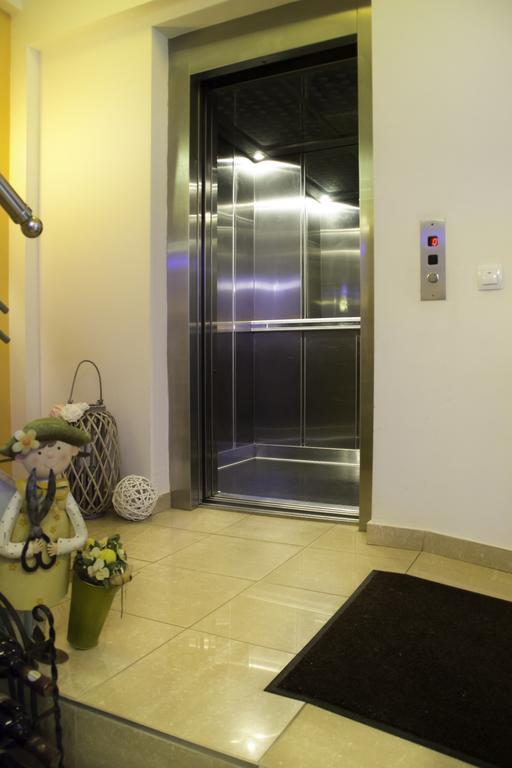 Ilion Hotel 2*
