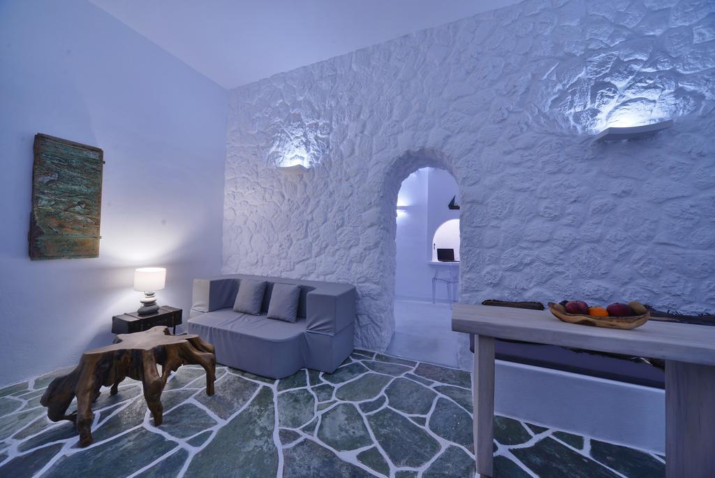 Amo Folegandros Apartment