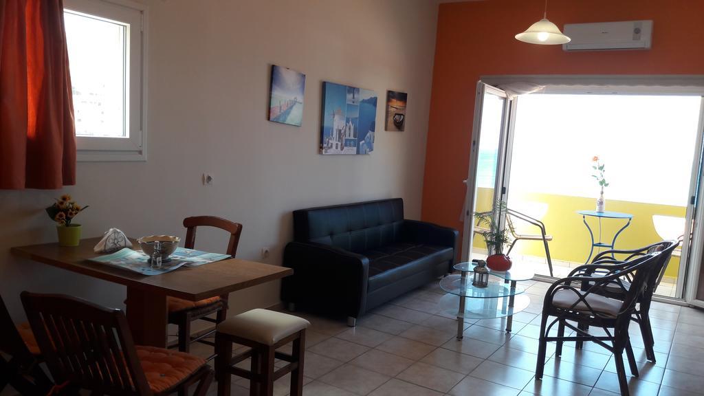 Orange Apartment *