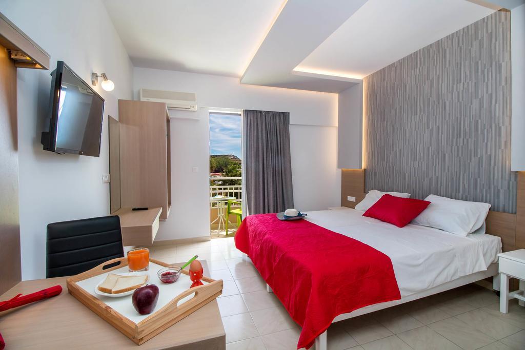 Casastavris - Aparts & Pool Aparthotel 2*