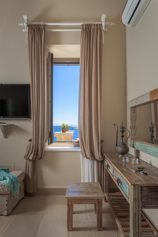 Admiral's House Villa Chalki Town