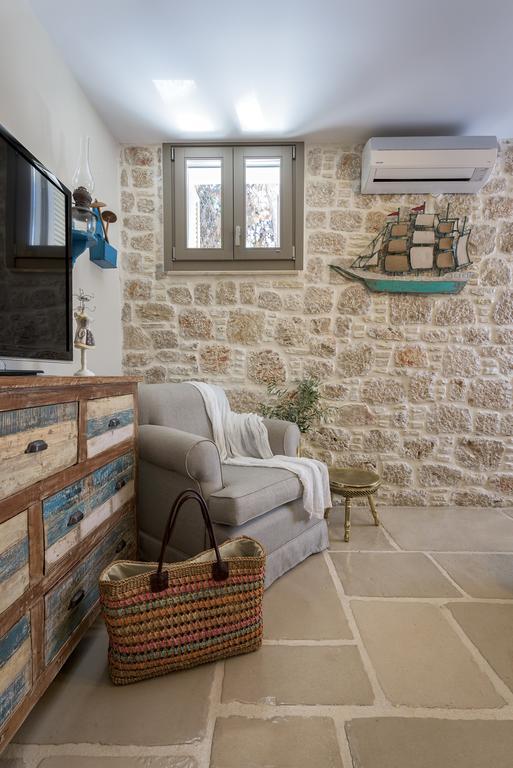 Admiral's House Villa Chalki Town