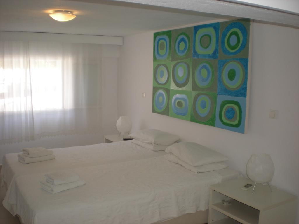 Manolis' House Aparthotel