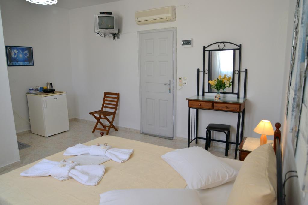 Guest house Xrissi Ammos Agia Kiriaki Beach (Milos)