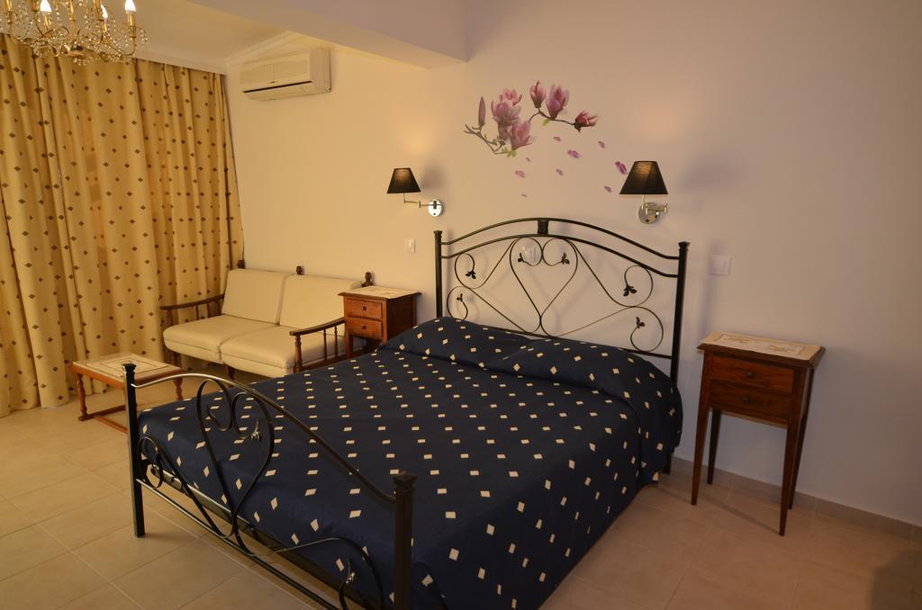 Golden Fox Studios And Suites * Lakones