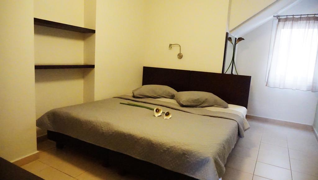 Ameris & Apartment