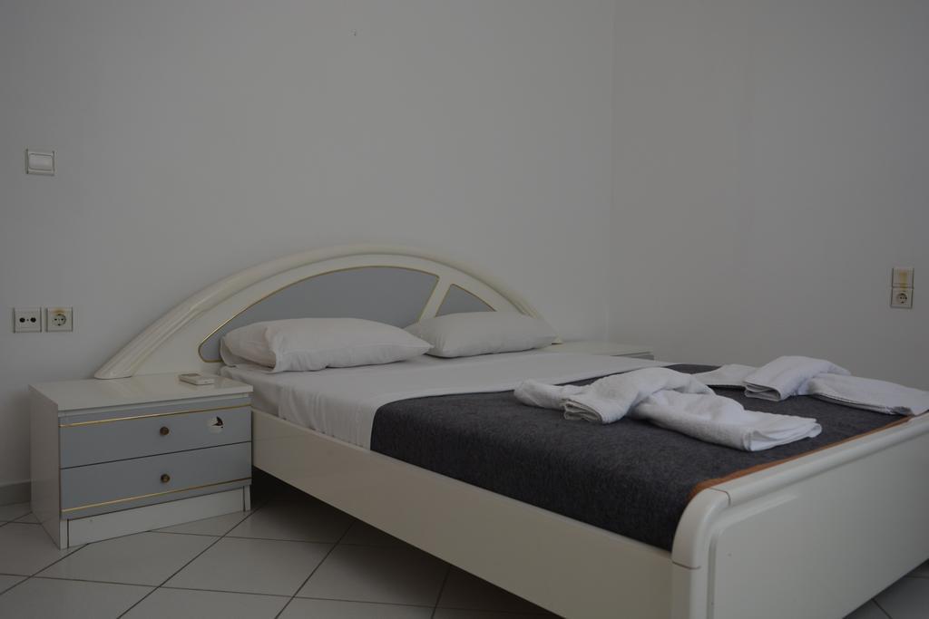 Arco Baleno Family Apartment Anissaras