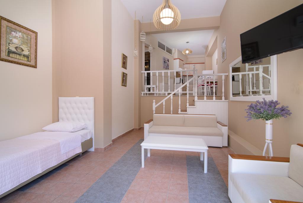 Family Apartment Neos Marmaras