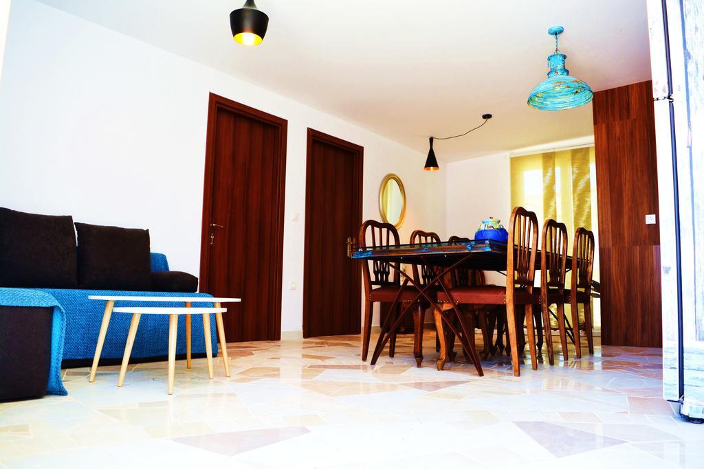 Holiday home Ambrosia House *