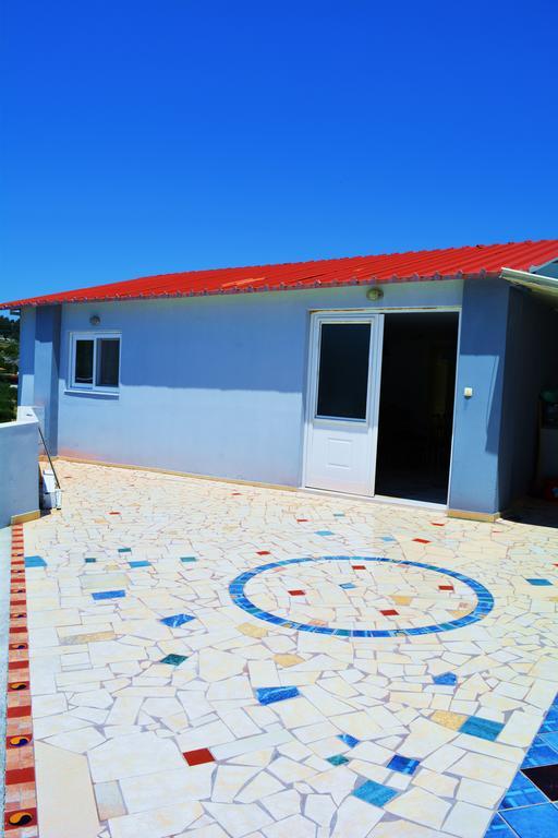 Ambrosia House Holiday home Tsairi