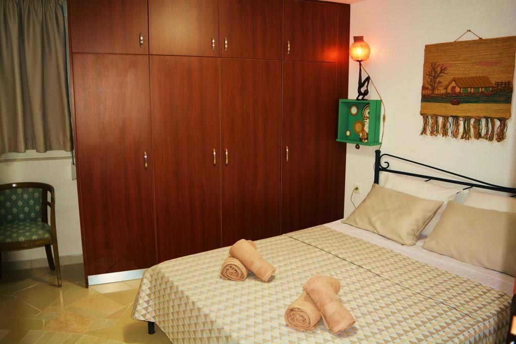 Ambrosia House Holiday home Tsairi