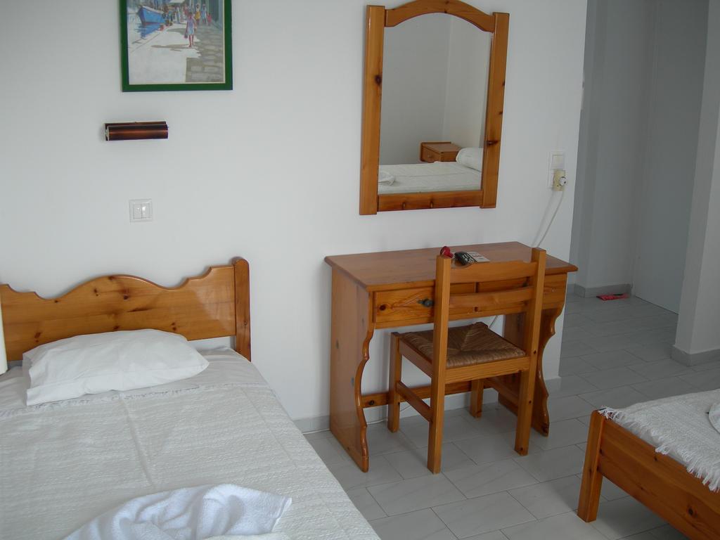 Bizas & Guest house Parikia (Paros)