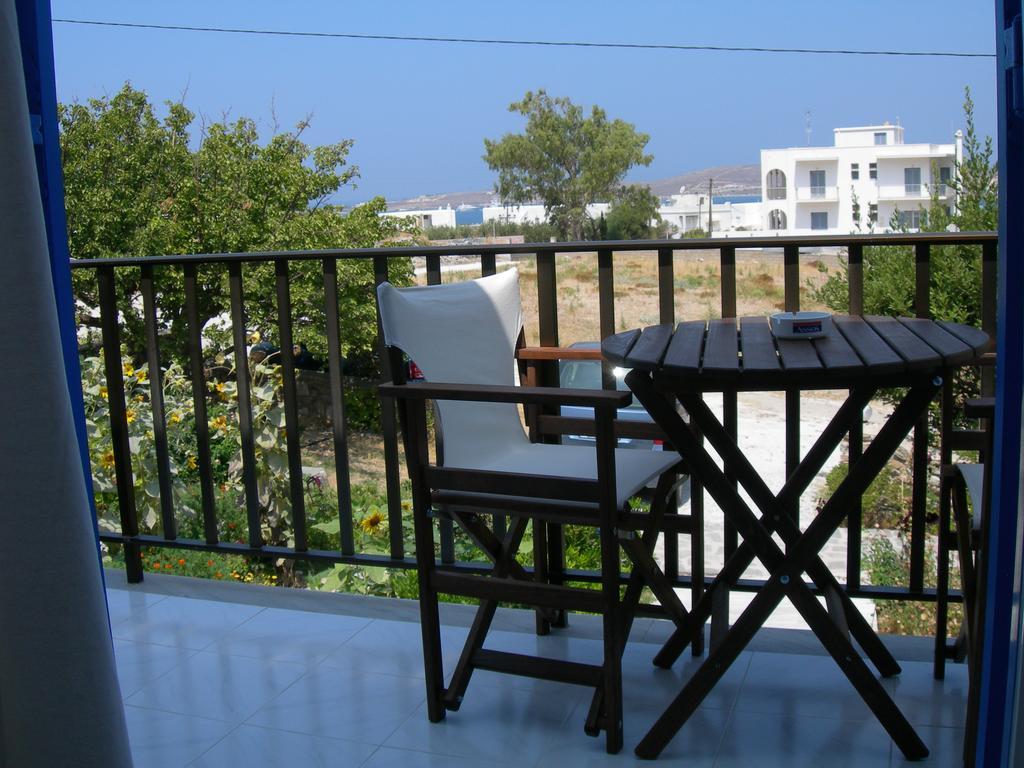 Bizas & Guest house Parikia (Paros)