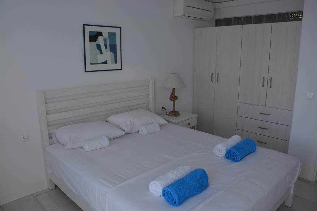 Apartment White Blue & Parikia (Paros)