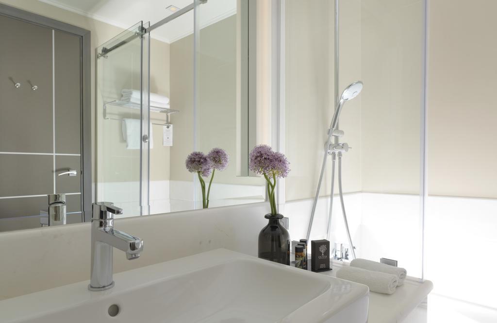 Hotel Holiday Suites 4*