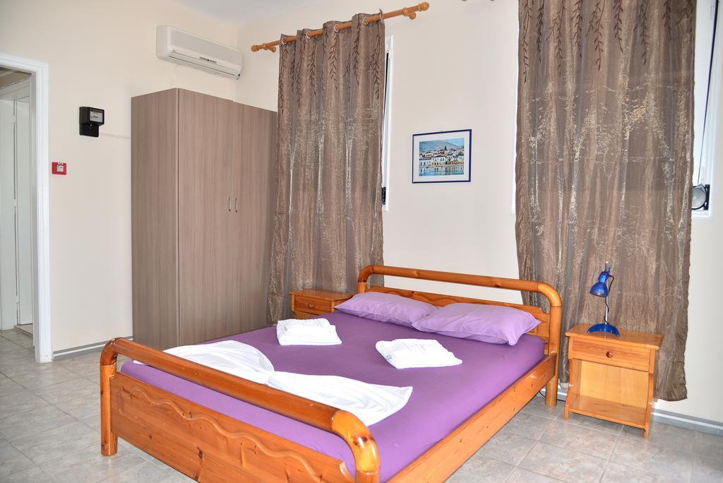 Iro Aparthotel 2*