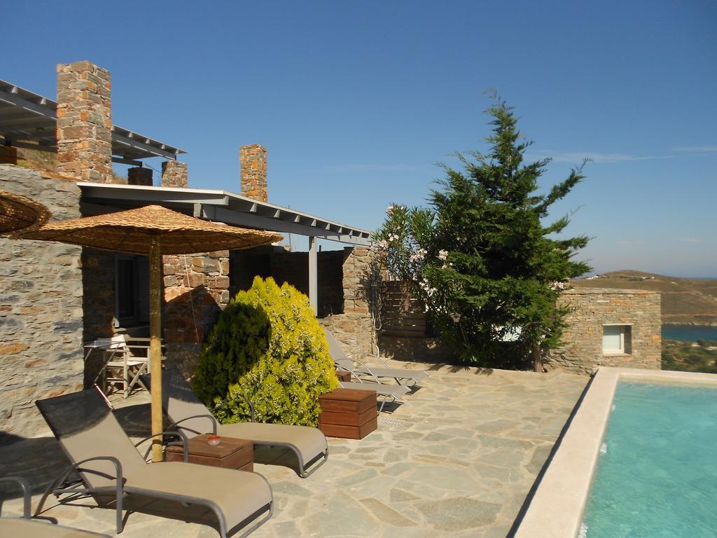 Aigaion House Otzias