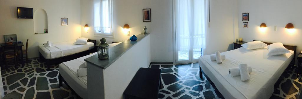Nostos * Parikia (Paros)