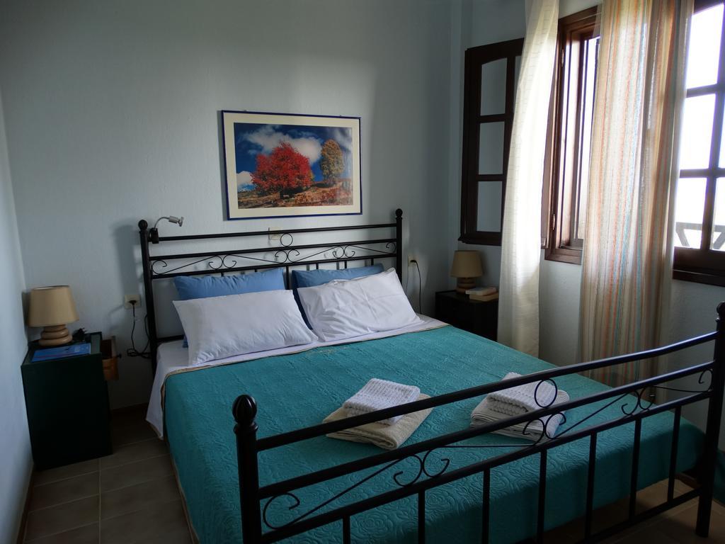 Karpetis A Paradise Apartment *