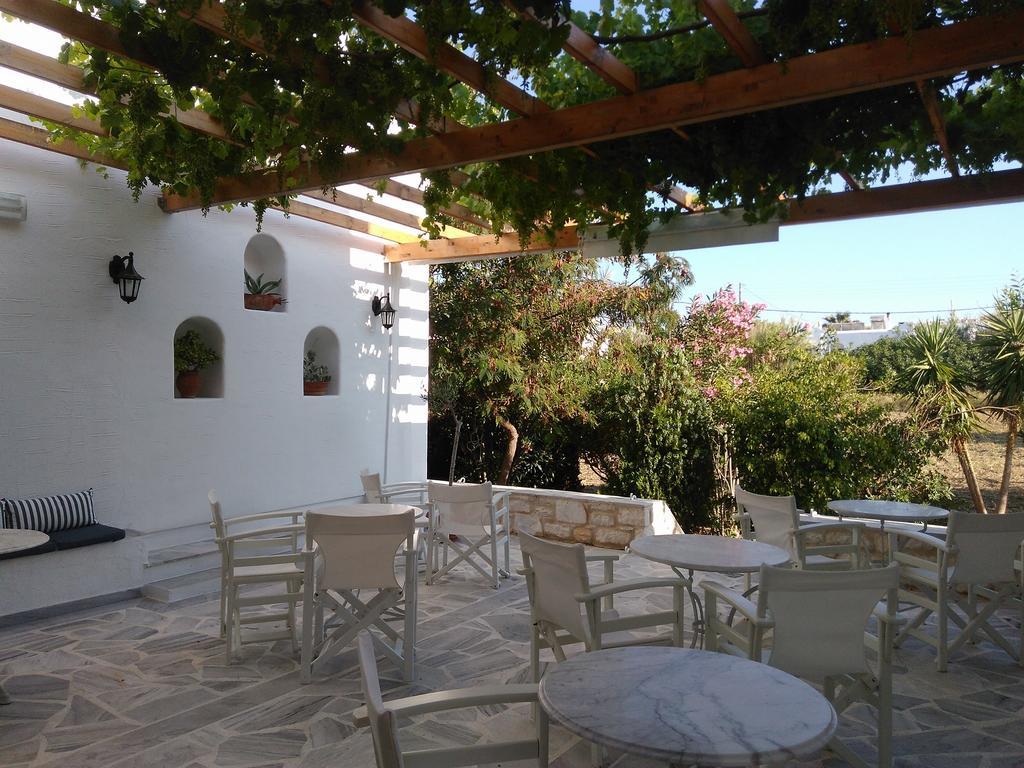 Roussos Guest house Naousa (Paros)