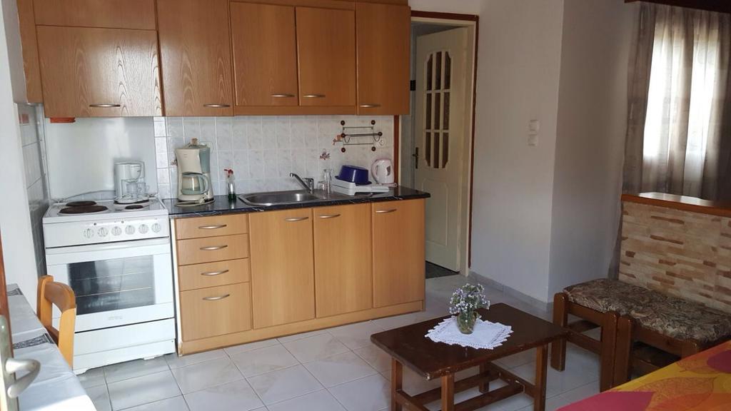 Guest house Avgerinos Paliochori