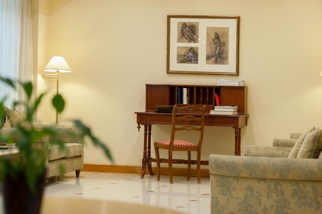 Hotel Atrium & Jacuzzi Athens